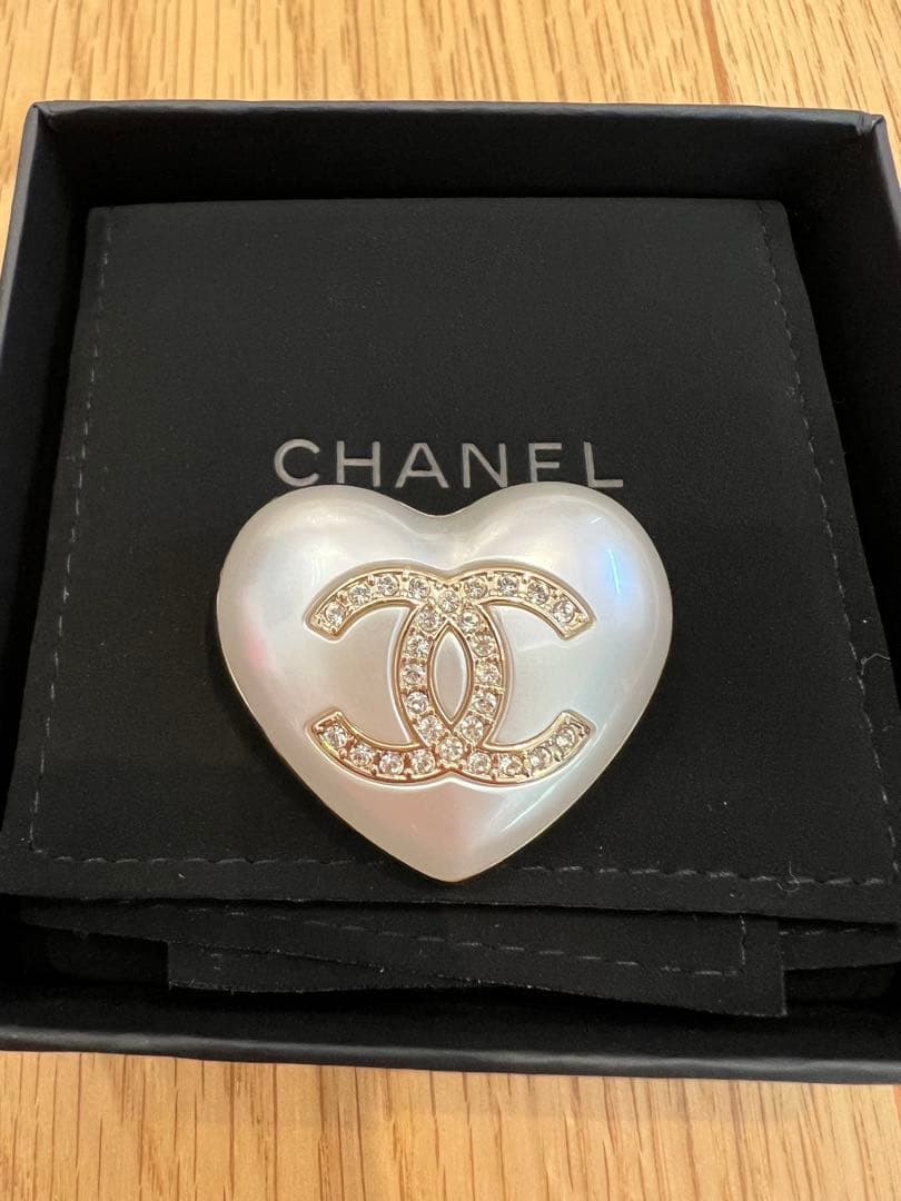 CHANEL シャネル　ブローチ　ハート　パール