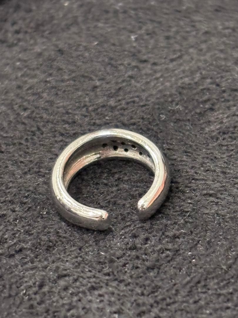 アクセサリー TOM WOOD Cushion Black Molecule Ear Cuff