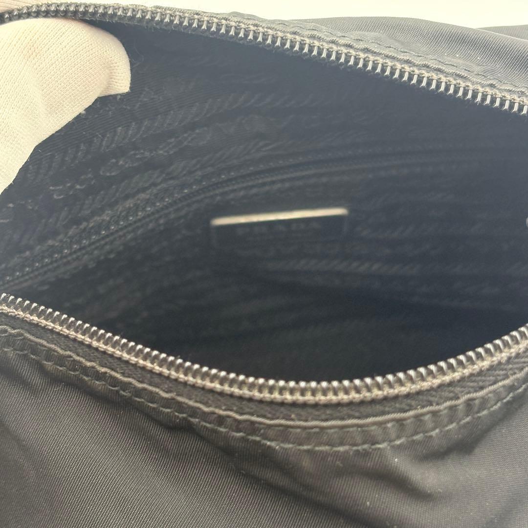 PRADAナイロンメッセンジャーバッグ VELA SPORT ブラック男女兼用