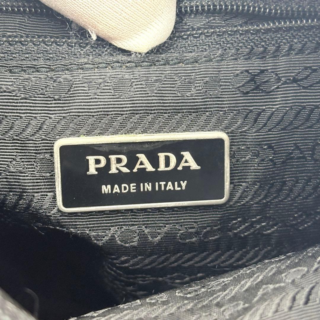 PRADAナイロンメッセンジャーバッグ VELA SPORT ブラック男女兼用