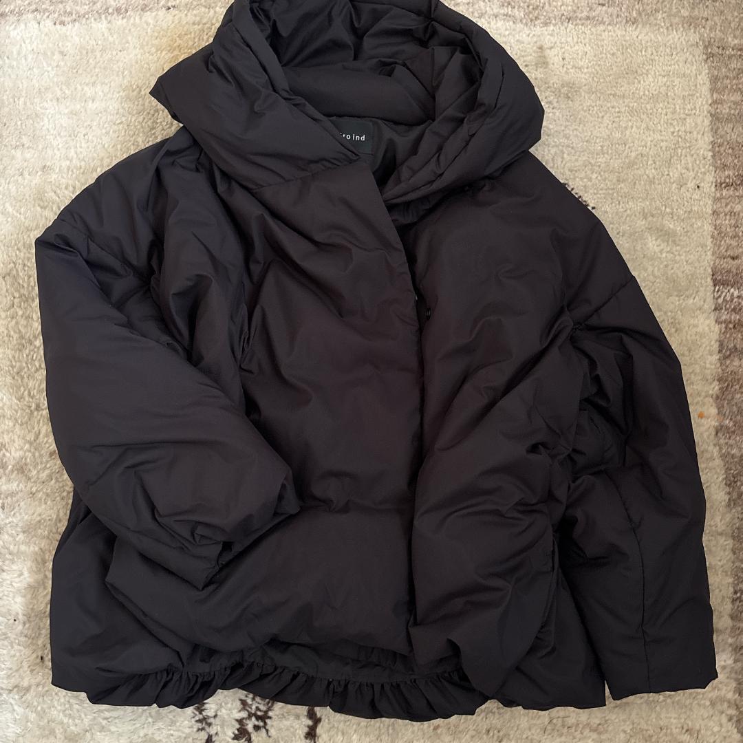 今日まで値下mizuiroindミズイロインド　フードショートダウンジャケット黒