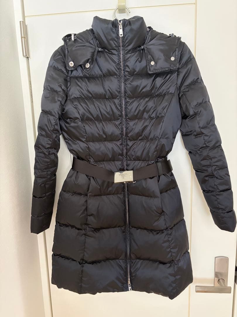 PRADA フード付き ブラック ダウンジャケット　38