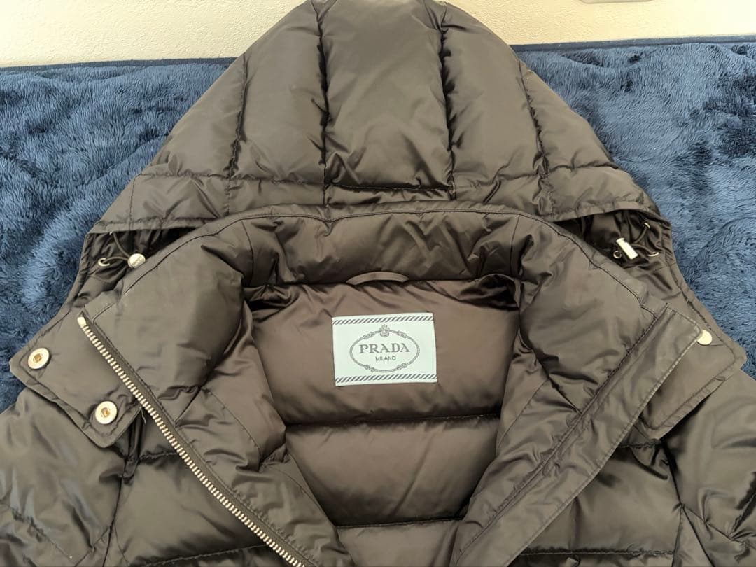 PRADA フード付き ブラック ダウンジャケット　38