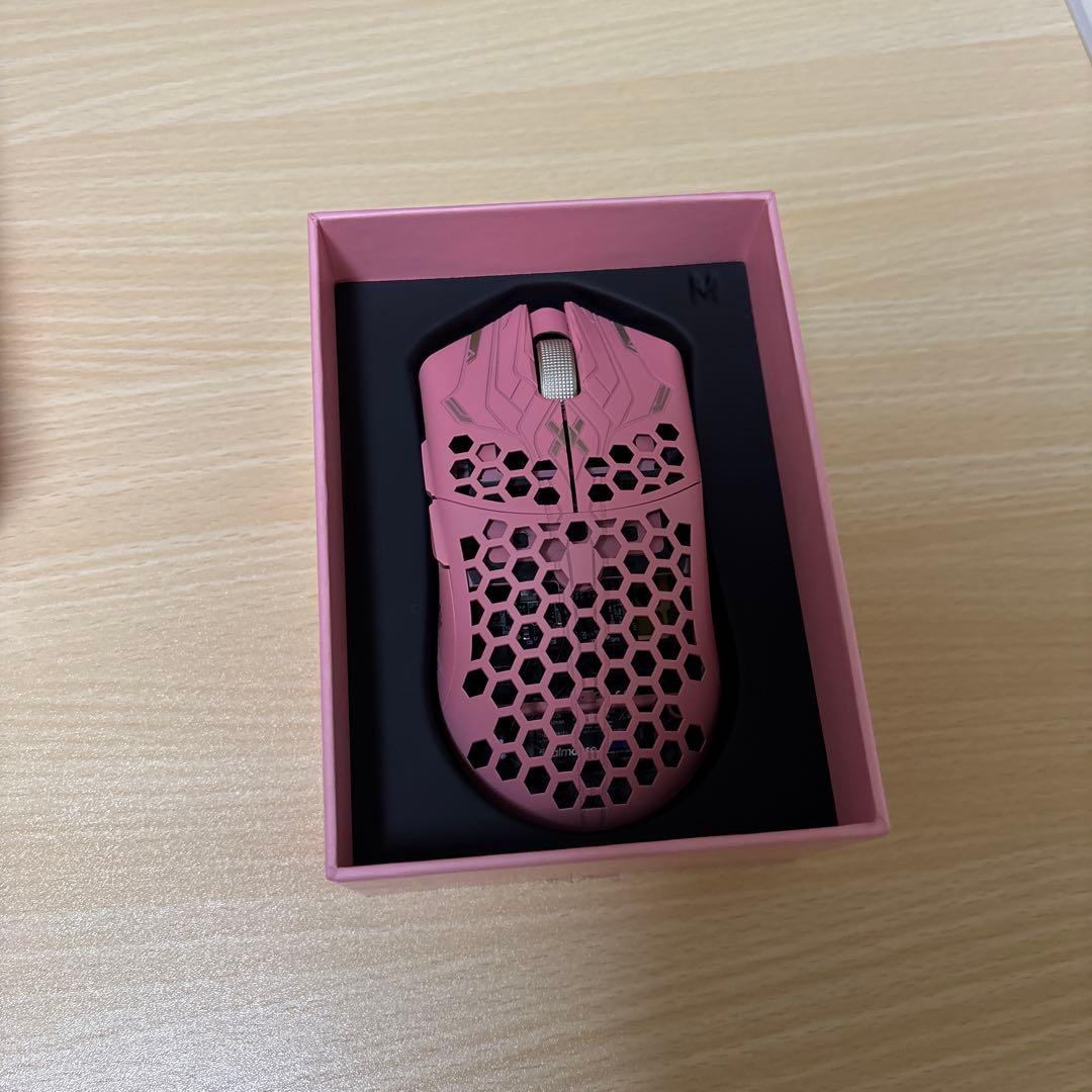 Finalmouse UltralightX Sakura Medium サイズ