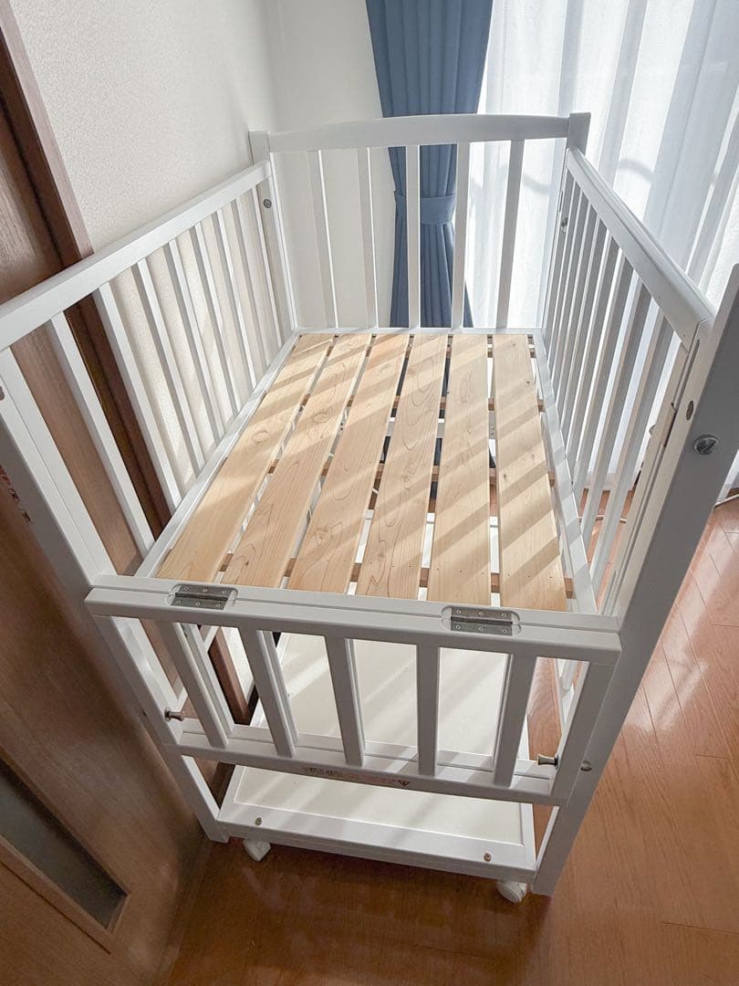 ヤマサキ　ホワイト　ベビーベッド　コンパクト　ミニ　2オープン　yamasaki