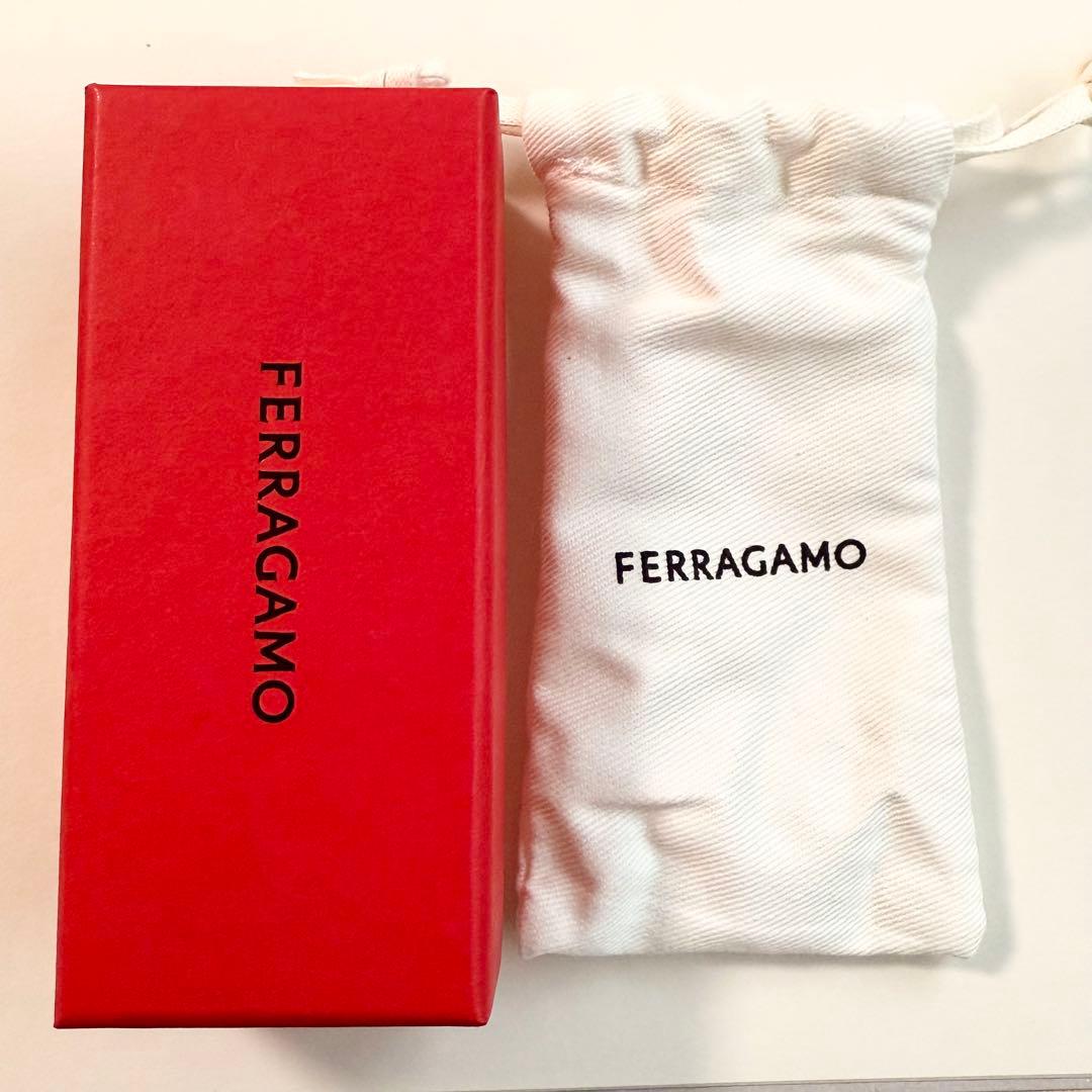 最終値下【美品】サルヴァトーレフェラガモ ヴァラ ビジューバレッタ 黒×シルバー