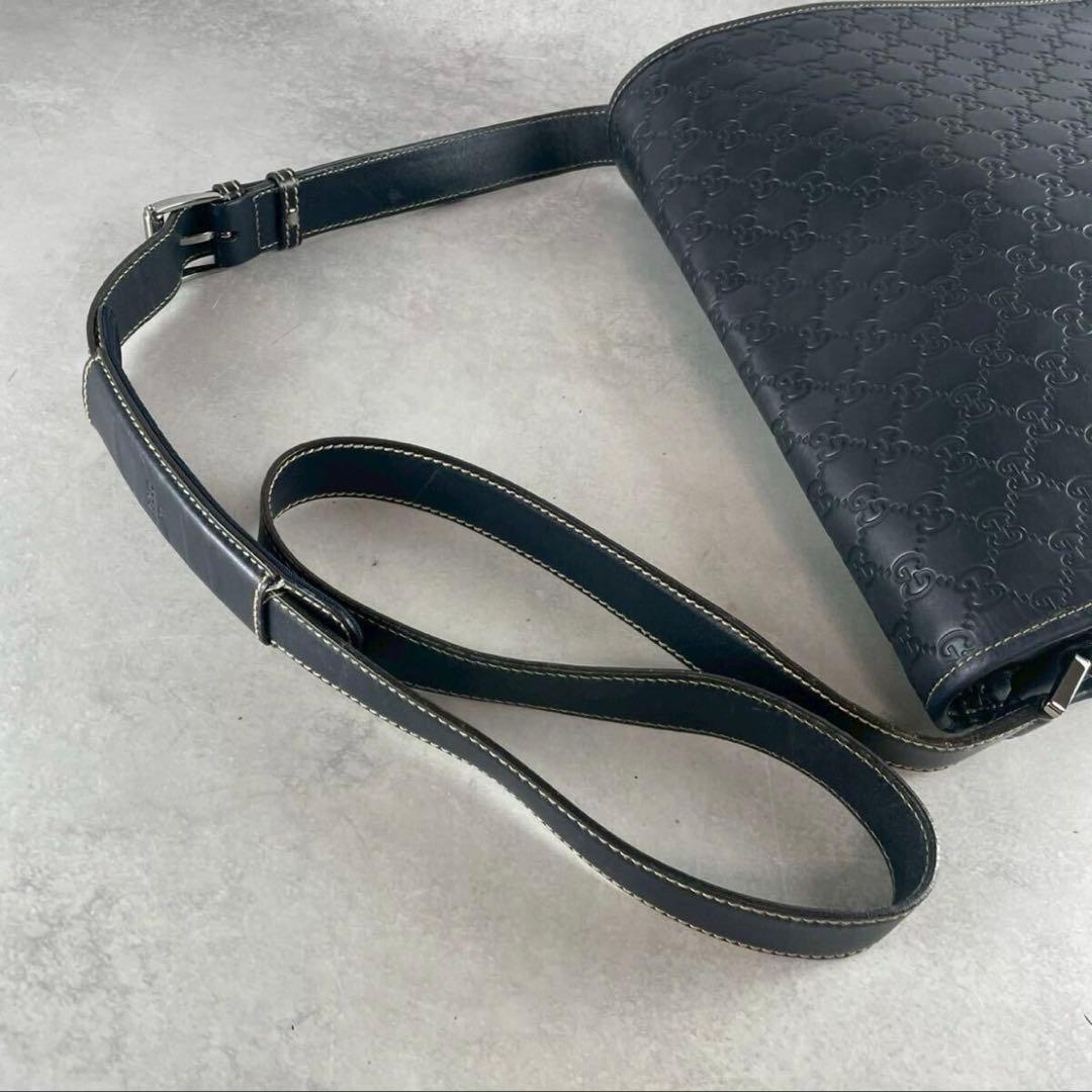 【極美品】グッチ ショルダーバッグ メッセンジャー シマ レザー ネイビー 紺色